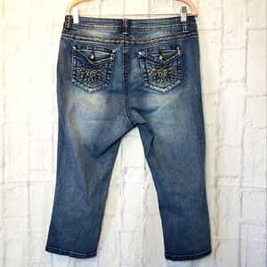 SUKO JEANS Cropped Length Crystal Embellished Jeans